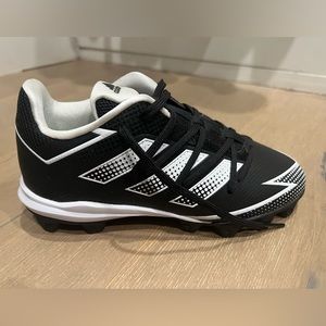 NWT Boys 4.5 Adidas Cleats